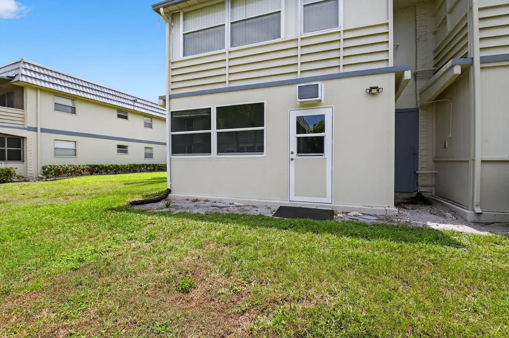 103 Brittany C Delray Beach FL 33446