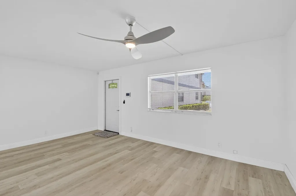 103 Brittany C Delray Beach FL 33446