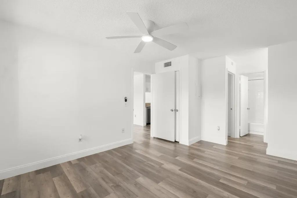 4541 W Mcnab Road Pompano Beach FL 33069