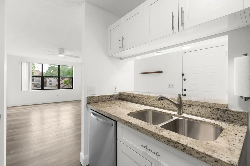 4541 W Mcnab Road Pompano Beach FL 33069