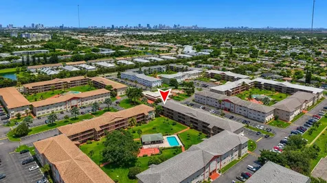 5300 Washington Street Hollywood FL 33021