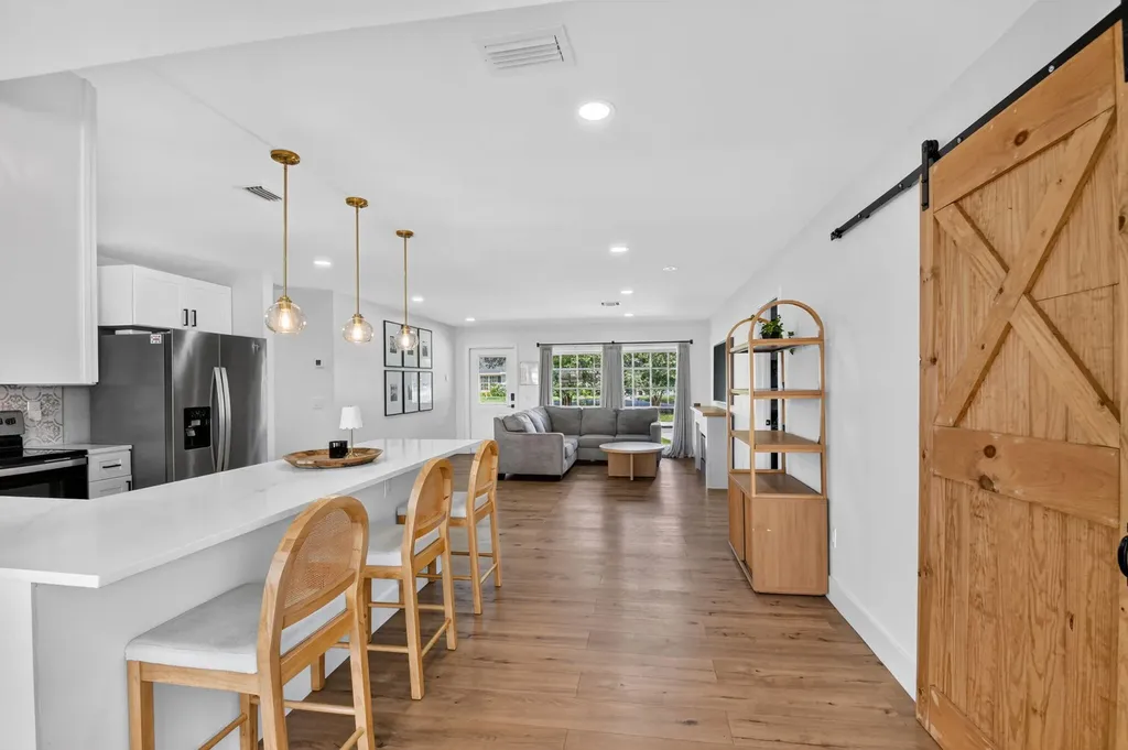 432 W Shadyside Circle West Palm Beach FL 33415