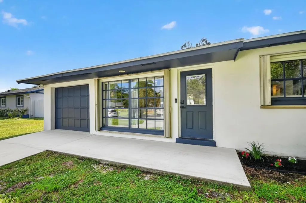 432 W Shadyside Circle West Palm Beach FL 33415