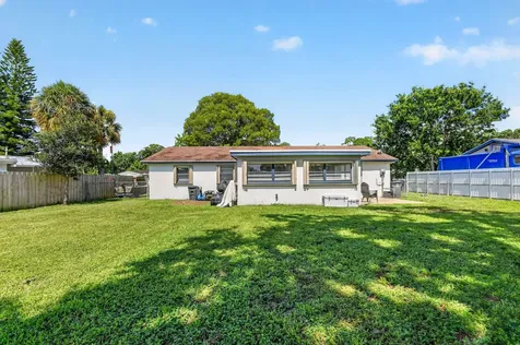 432 W Shadyside Circle West Palm Beach FL 33415