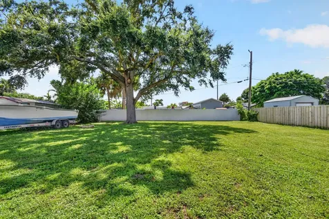 432 W Shadyside Circle West Palm Beach FL 33415