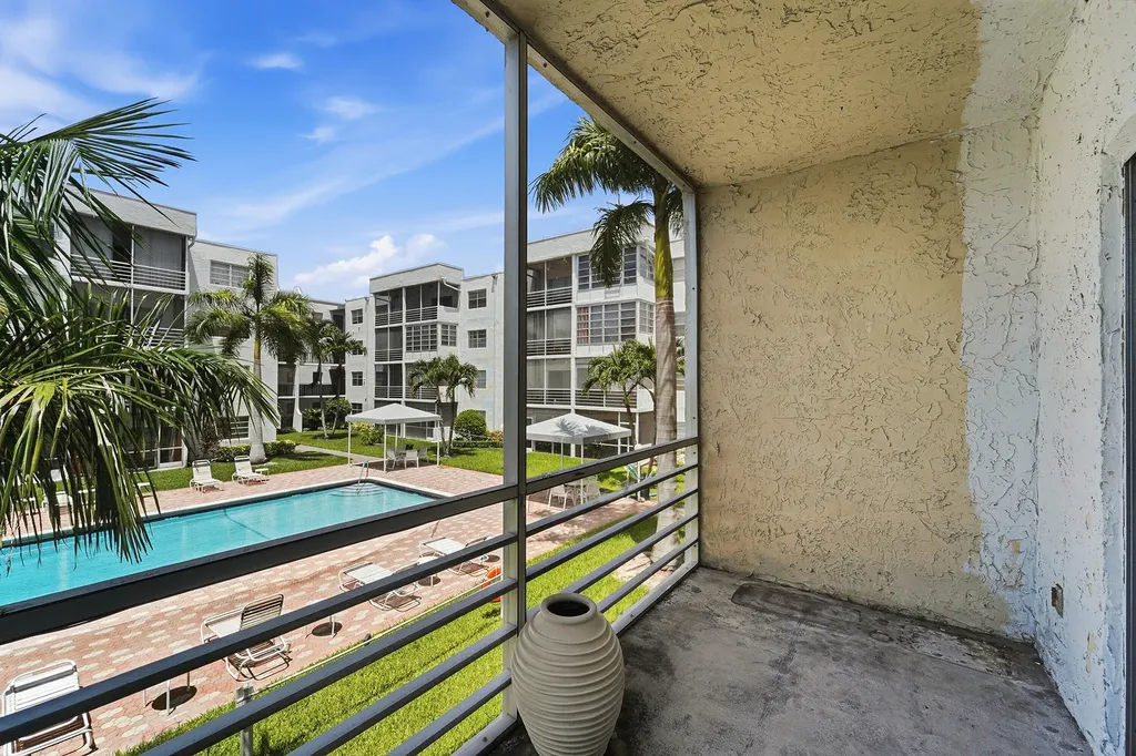 3000 E Sunrise Lakes Drive E Sunrise FL 33322