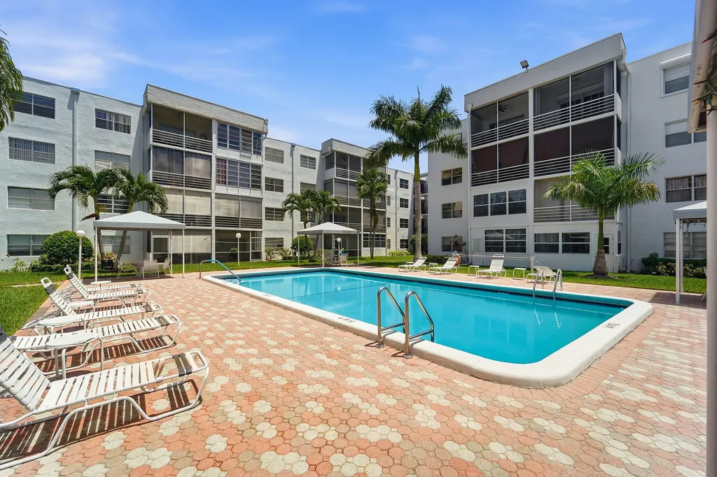 3000 E Sunrise Lakes Drive E Sunrise FL 33322