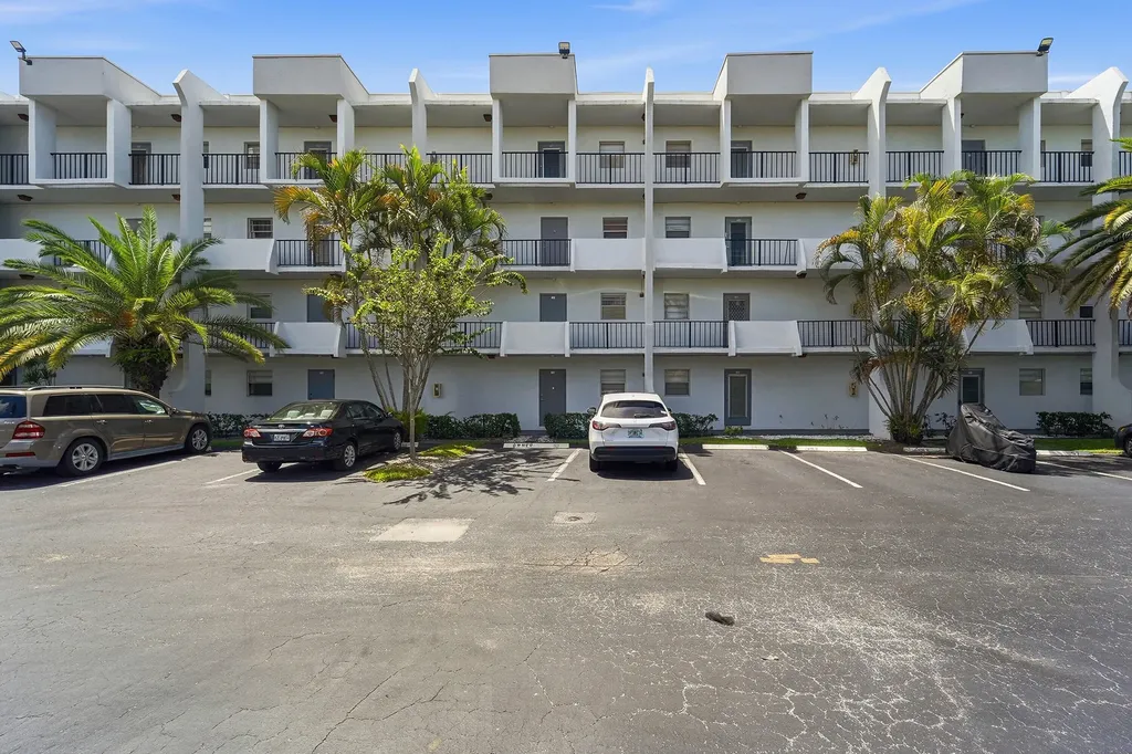 3000 E Sunrise Lakes Drive E Sunrise FL 33322