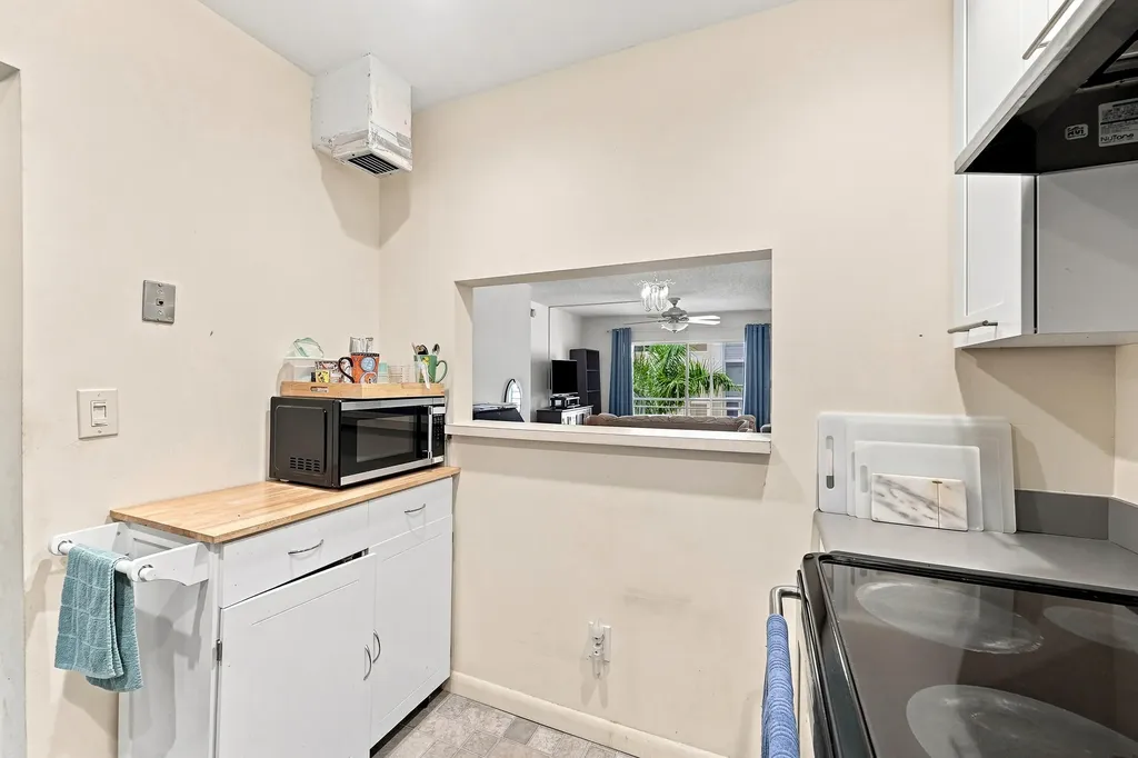 3000 E Sunrise Lakes Drive E Sunrise FL 33322