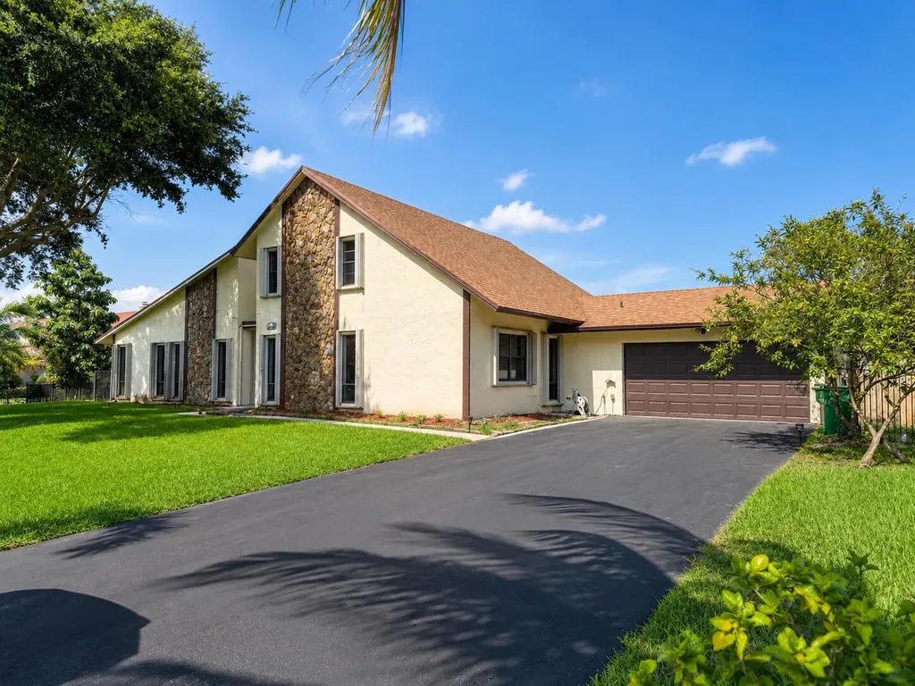 1640 SW 120th Terrace Davie FL 33325