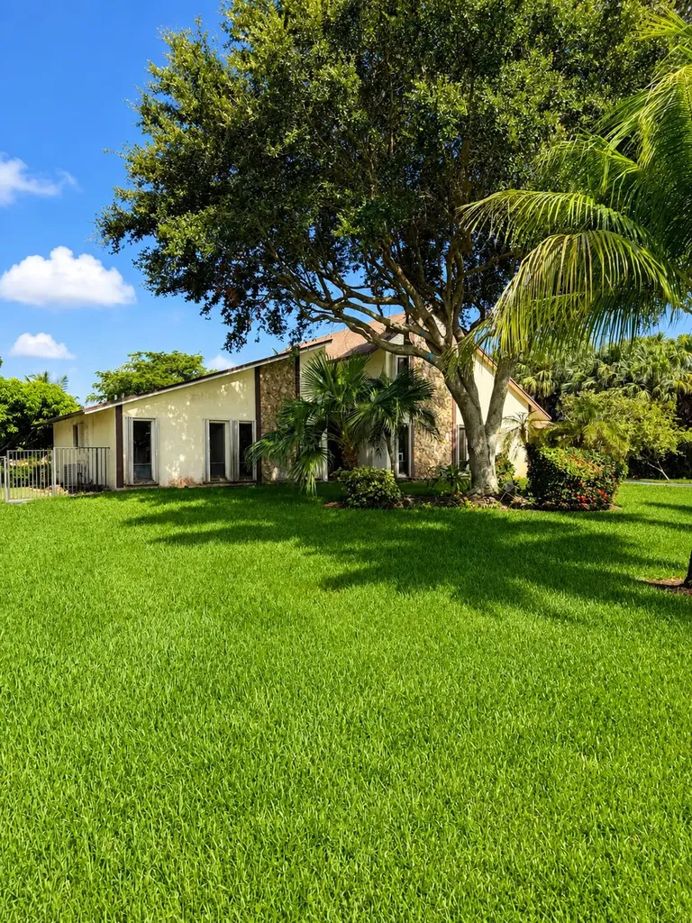1640 SW 120th Terrace Davie FL 33325