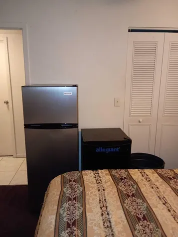 2871 Somerset Drive Lauderdale Lakes FL 33311