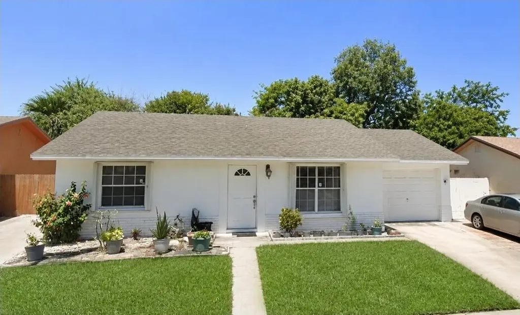 6134 E Wauconda Way E Lake Worth FL 33463