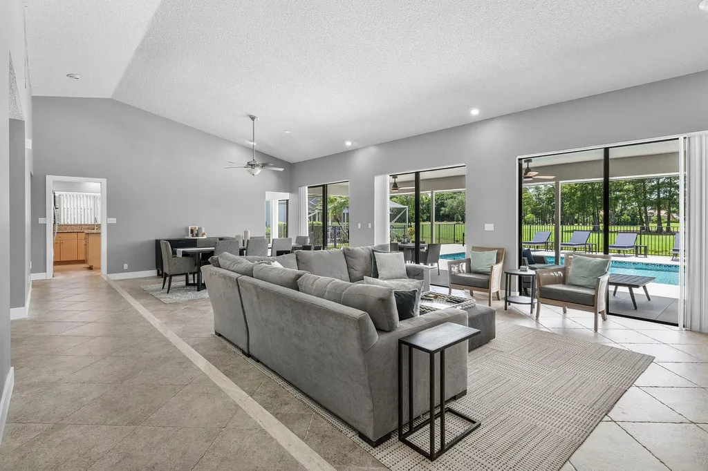 10891 Boca Woods Lane Boca Raton FL 33428