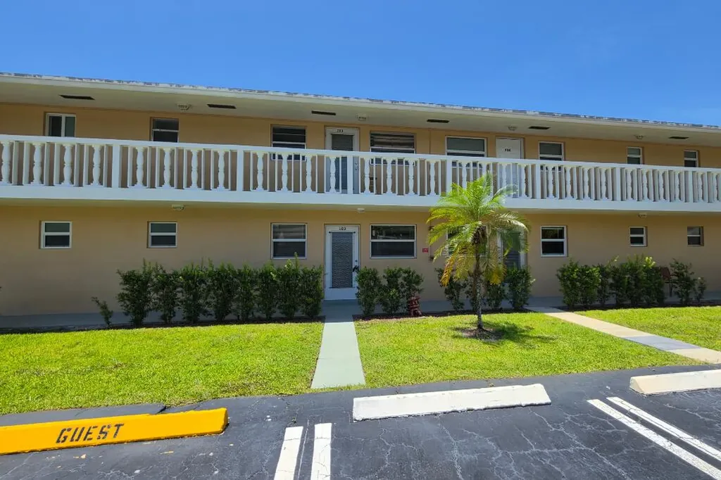 2192 NE 1st Way Boynton Beach FL 33435