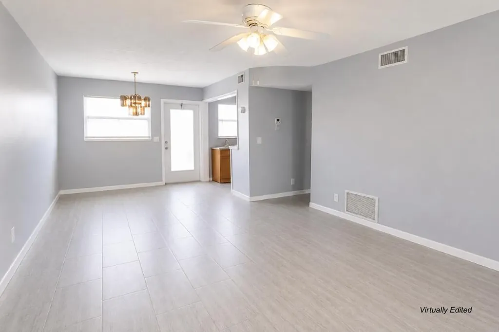 2192 NE 1st Way Boynton Beach FL 33435