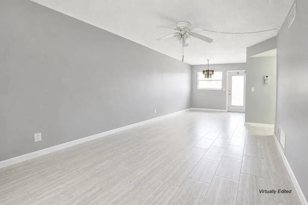 2192 NE 1st Way Boynton Beach FL 33435