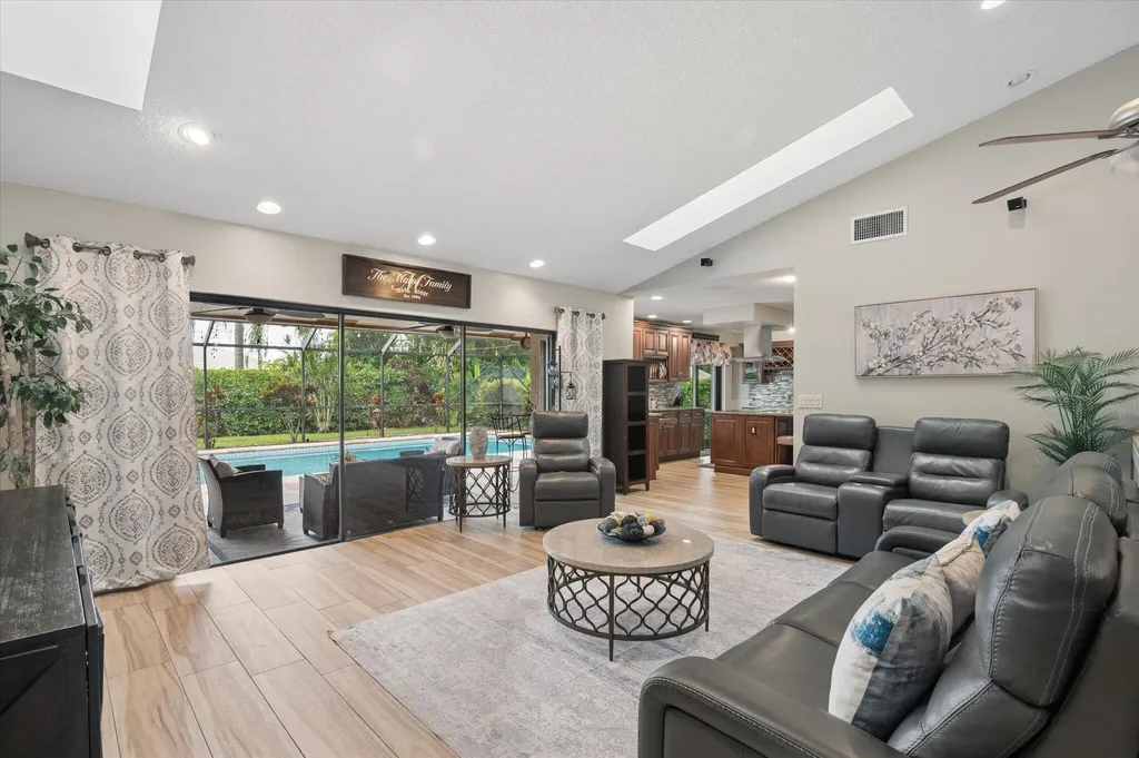 1751 NW 112th Terrace Coral Springs FL 33071