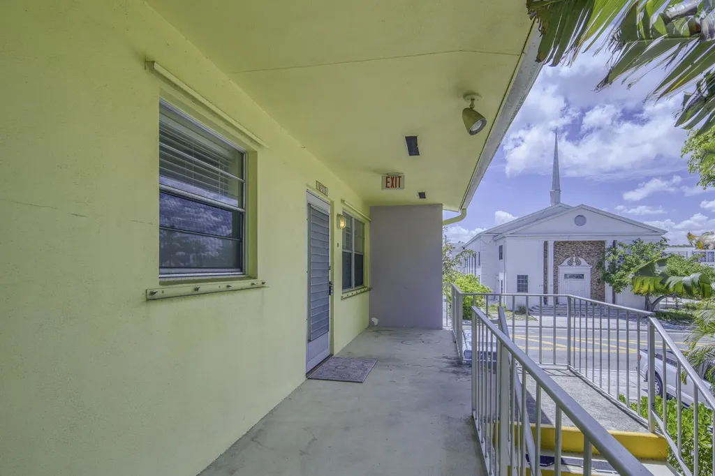 216 N Federal Highway Lake Worth Beach FL 33460