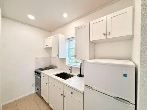 1421 NW 2nd Fort Lauderdale FL 33311