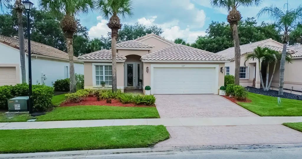 627 NW Whitfield Way Port St Lucie FL 34986