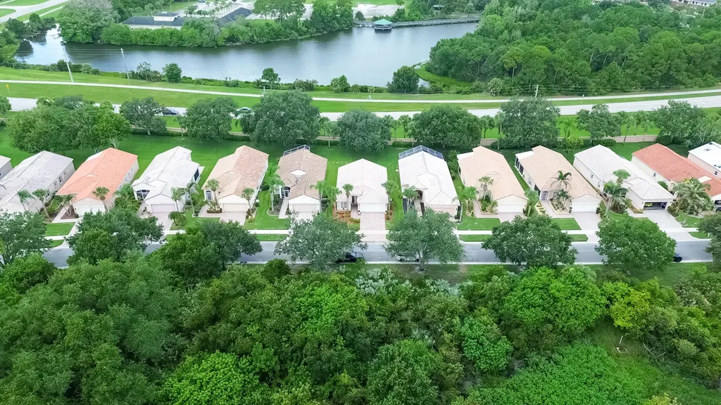 627 NW Whitfield Way Port St Lucie FL 34986
