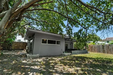 1560 NE 32nd Street Oakland Park FL 33334