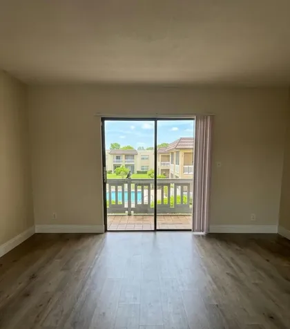 5861 NW 16th Place Sunrise FL 33313