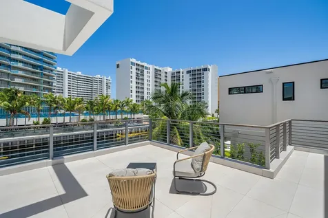 1650 E Terra Mar Drive Lauderdale By The Sea FL 33062