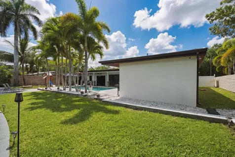 2587 SW 30th Avenue Fort Lauderdale FL 33312