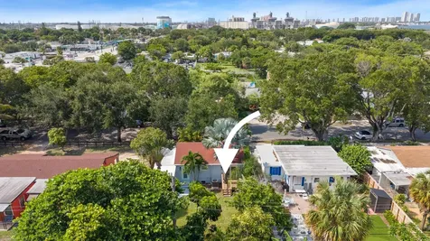 514 52nd Street West Palm Beach FL 33407