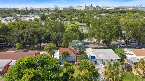514 52nd Street West Palm Beach FL 33407