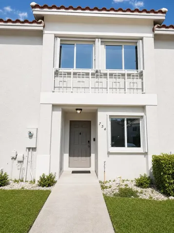 754 NW 208th Drive Pembroke Pines FL 33029