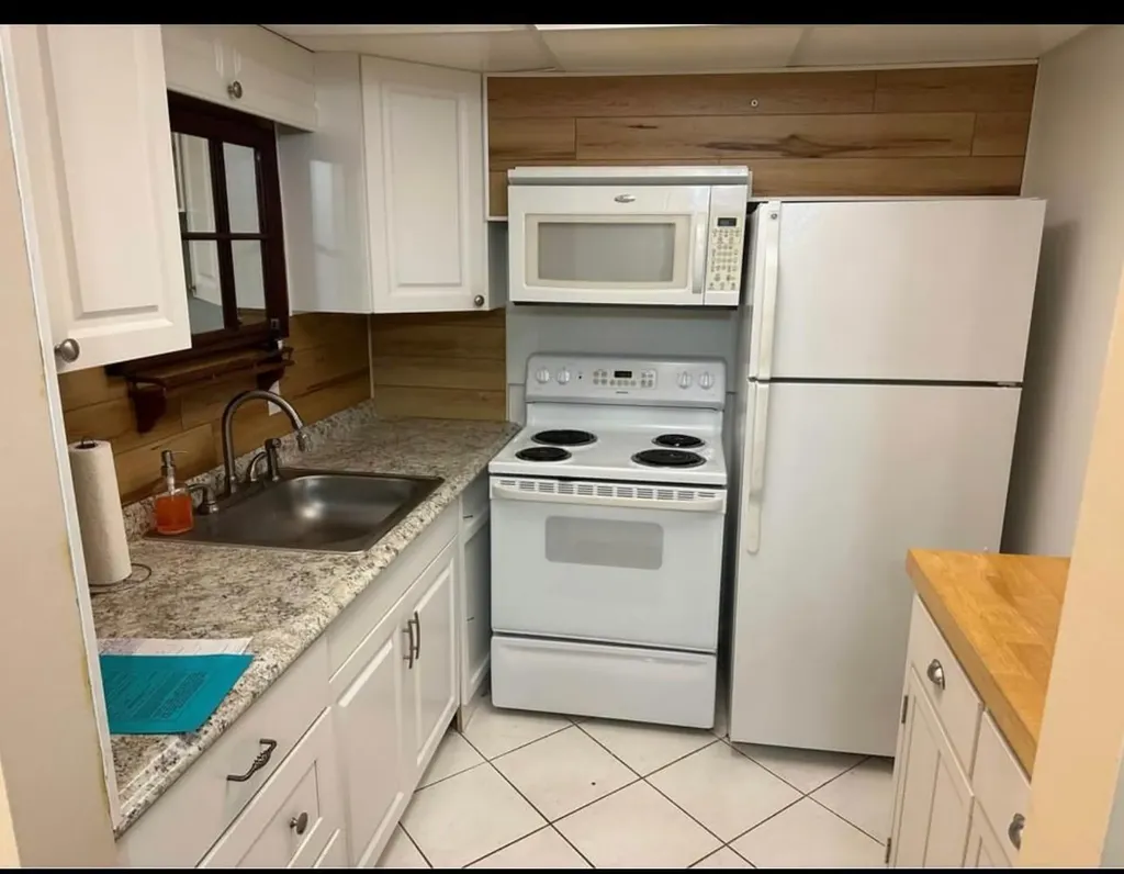 30 Westbury B Circle Deerfield Beach FL 33442