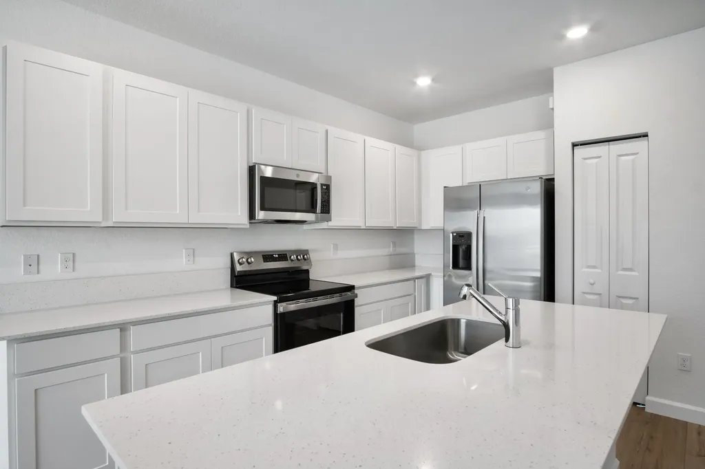 381 SE Crossoak Lane Port St Lucie FL 34984