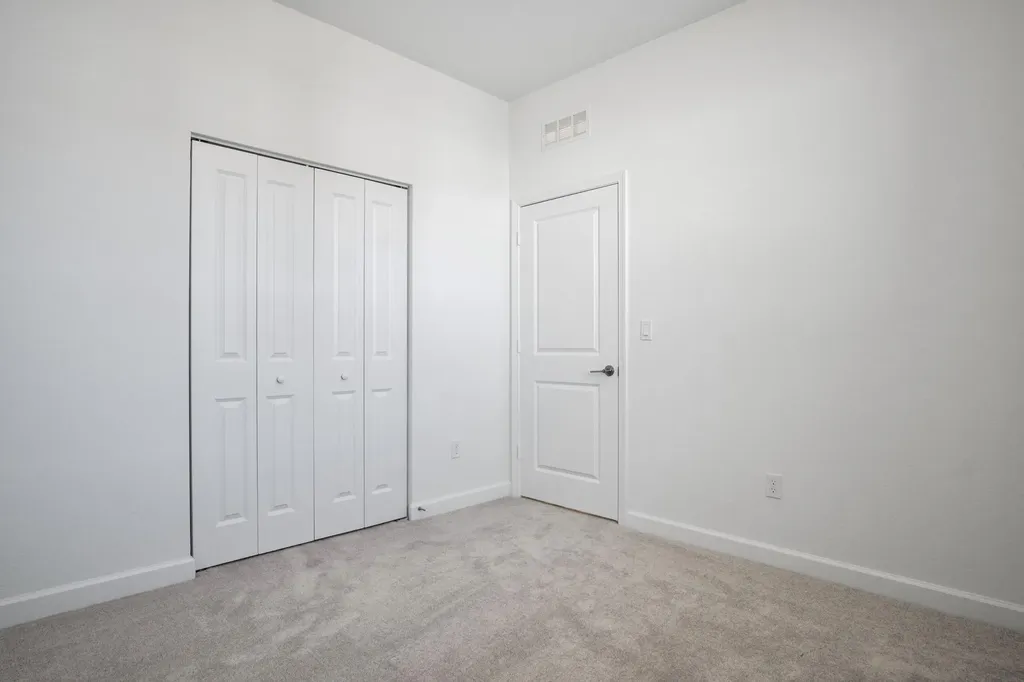 381 SE Crossoak Lane Port St Lucie FL 34984