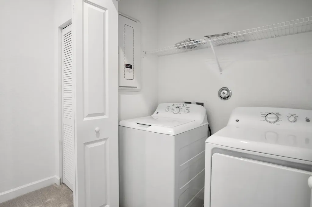 381 SE Crossoak Lane Port St Lucie FL 34984