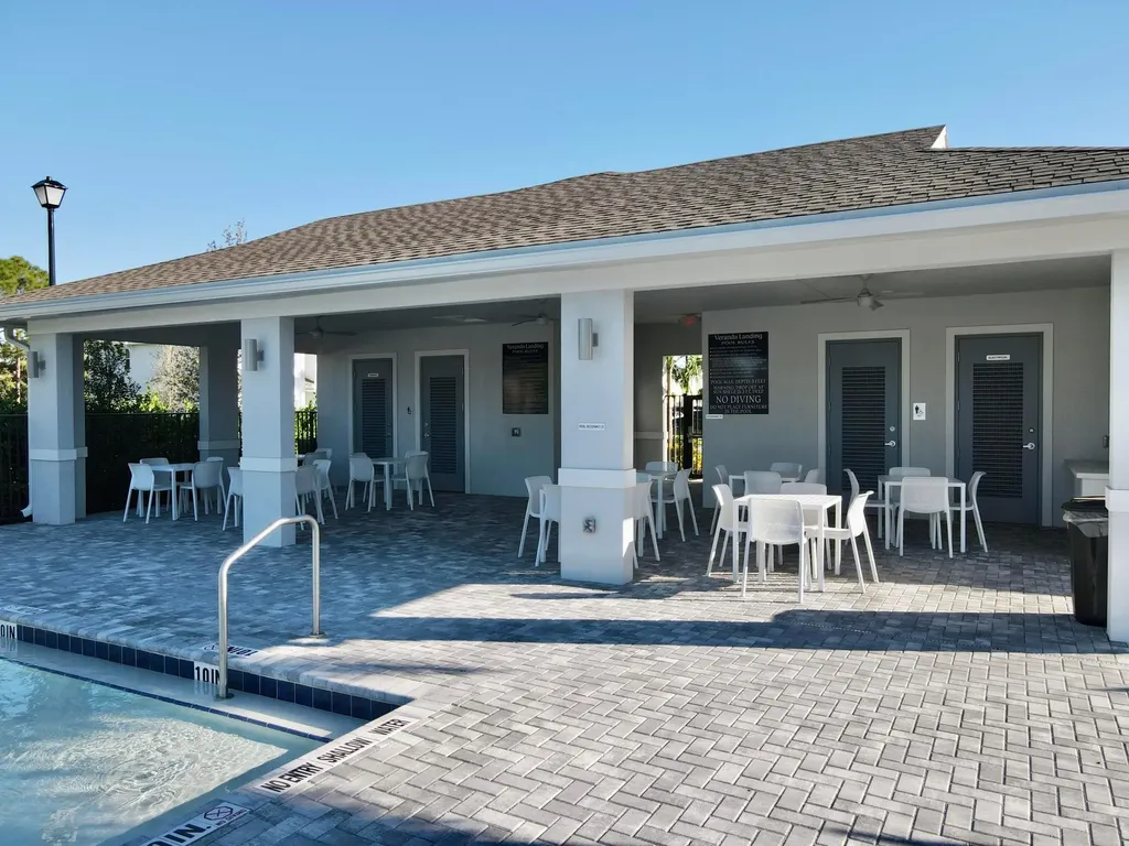 381 SE Crossoak Lane Port St Lucie FL 34984