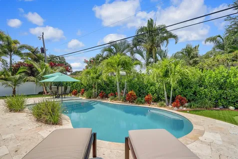 27 Willow Road Tequesta FL 33469