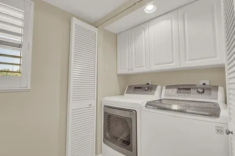 1036 Us-1 North Palm Beach FL 33408