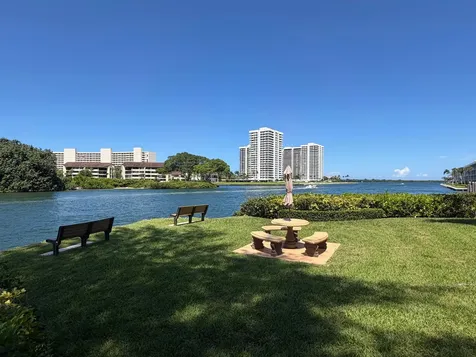 1036 Us-1 North Palm Beach FL 33408