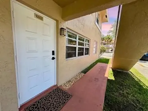 10008 Twin Lakes Drive Coral Springs FL 33071