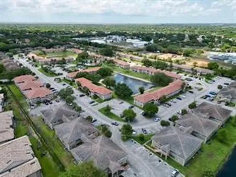 10008 Twin Lakes Drive Coral Springs FL 33071