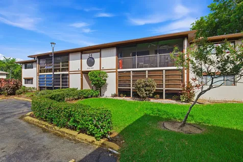 9412 S Belfort Circle Tamarac FL 33321