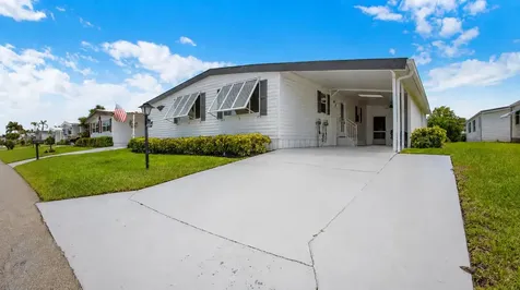 140 NE Pinelake Village Boulevard Jensen Beach FL 34957
