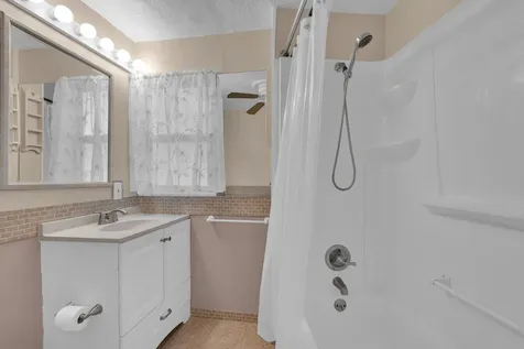 140 NE Pinelake Village Boulevard Jensen Beach FL 34957