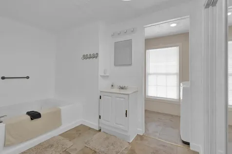 140 NE Pinelake Village Boulevard Jensen Beach FL 34957