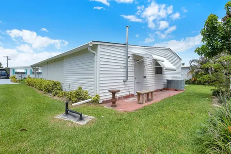 140 NE Pinelake Village Boulevard Jensen Beach FL 34957