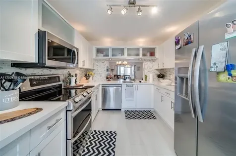 2560 NW 103rd Avenue Sunrise FL 33322