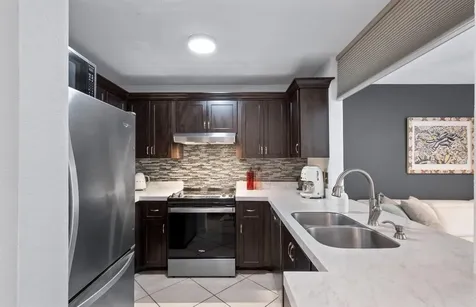 3900 NE 18th Avenue Oakland Park FL 33334